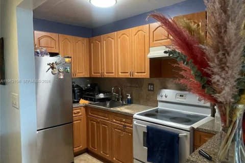 Condo à North Miami, Floride, 1 chambre  № 2024833