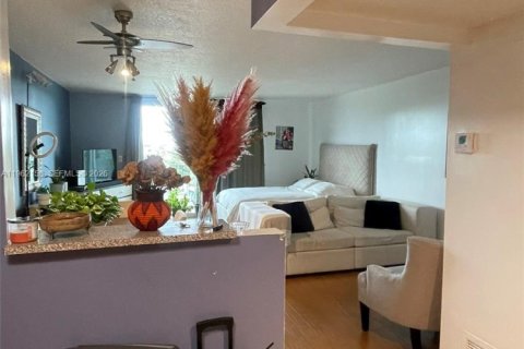 Copropriété à vendre à North Miami, Floride: 1 chambre, 56.86 m2 № 2024833 - photo 3