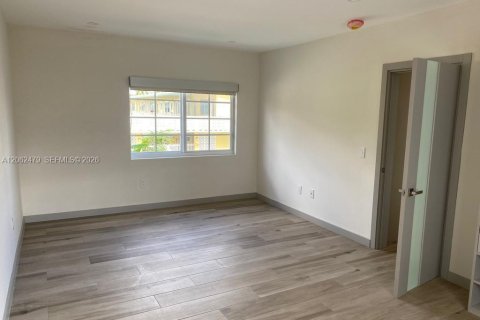 House in Miami Beach, Florida 1 bedroom № 2254798 - photo 2