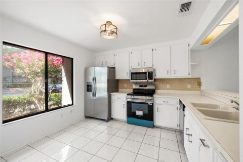 House in Gainesville, Florida 2 bedrooms, 110.74 sq.m. № 2191235 - photo 5