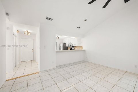 House in Gainesville, Florida 2 bedrooms, 110.74 sq.m. № 2191235 - photo 12