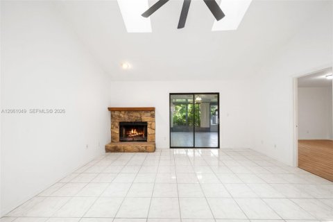 House in Gainesville, Florida 2 bedrooms, 110.74 sq.m. № 2191235 - photo 11