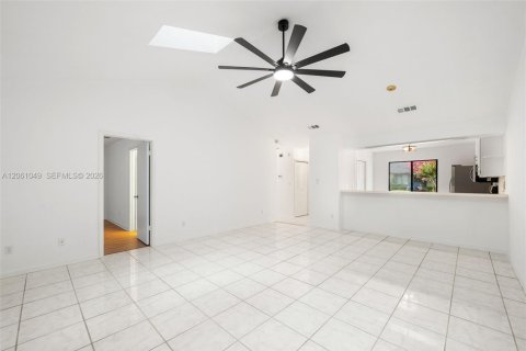 House in Gainesville, Florida 2 bedrooms, 110.74 sq.m. № 2191235 - photo 10