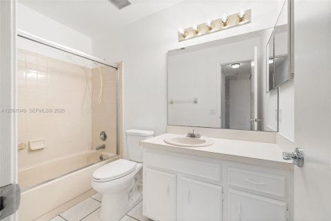 House in Gainesville, Florida 2 bedrooms, 110.74 sq.m. № 2191235 - photo 15