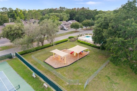 House in Gainesville, Florida 2 bedrooms, 110.74 sq.m. № 2191235 - photo 30
