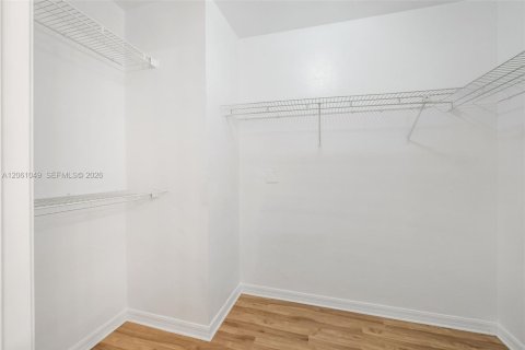House in Gainesville, Florida 2 bedrooms, 110.74 sq.m. № 2191235 - photo 20