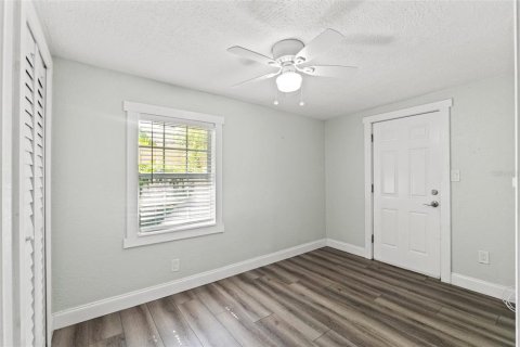 House in New Port Richey, Florida 3 bedrooms, 119.19 sq.m. № 1792020 - photo 30