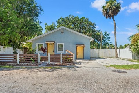 House in New Port Richey, Florida 3 bedrooms, 119.19 sq.m. № 1792020 - photo 2