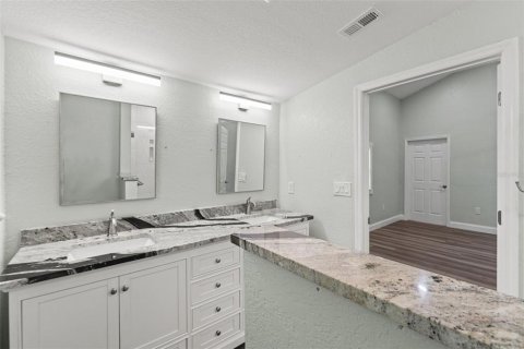 House in New Port Richey, Florida 3 bedrooms, 119.19 sq.m. № 1792020 - photo 27