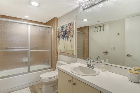 Copropriété à vendre à Longboat Key, Floride: 2 chambres, 108.88 m2 № 2102760 - photo 30