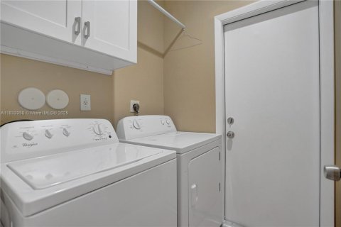 Villa ou maison à louer à Weston, Floride: 5 chambres № 1814017 - photo 21