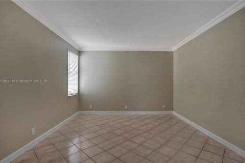 Villa ou maison à louer à Weston, Floride: 5 chambres № 1814017 - photo 22