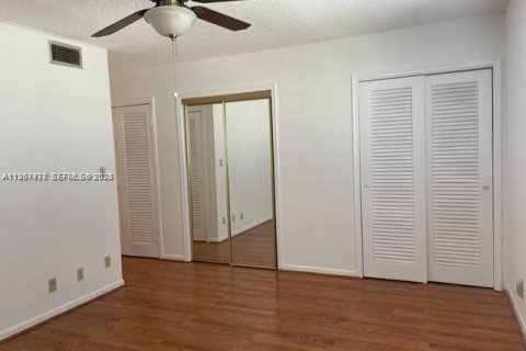 Condominio en venta en Hallandale Beach, Florida, 2 dormitorios, 101.45 m2 № 2029132 - foto 8