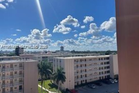 Condominio en venta en Hallandale Beach, Florida, 2 dormitorios, 101.45 m2 № 2029132 - foto 5