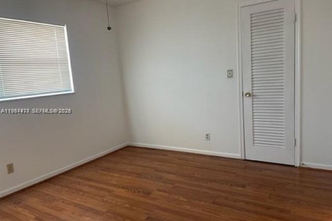 Condominio en venta en Hallandale Beach, Florida, 2 dormitorios, 101.45 m2 № 2029132 - foto 7