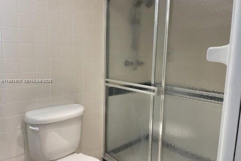 Condominio en venta en Hallandale Beach, Florida, 2 dormitorios, 101.45 m2 № 2029132 - foto 9