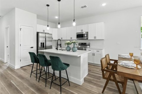 House in Orlando, Florida 4 bedrooms, 173.17 sq.m. № 1845147 - photo 4