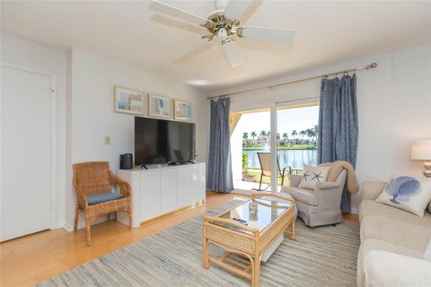 Condominio en alquiler en Saint Petersburg, Florida, 2 dormitorios, 99.87 m2 № 2204593 - foto 7