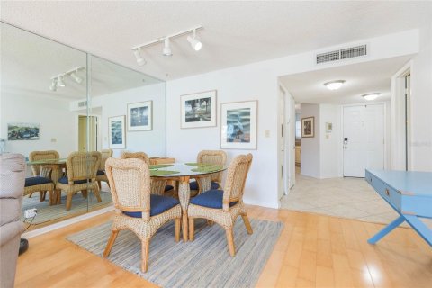 Condominio en alquiler en Saint Petersburg, Florida, 2 dormitorios, 99.87 m2 № 2204593 - foto 8