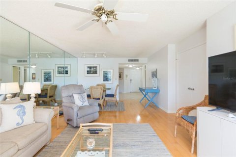 Condominio en alquiler en Saint Petersburg, Florida, 2 dormitorios, 99.87 m2 № 2204593 - foto 4