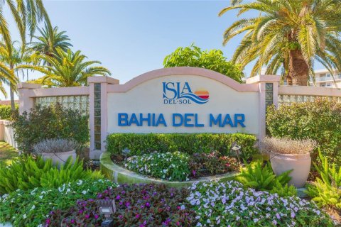 Condo in Saint Petersburg, Florida, 2 bedrooms  № 2204593