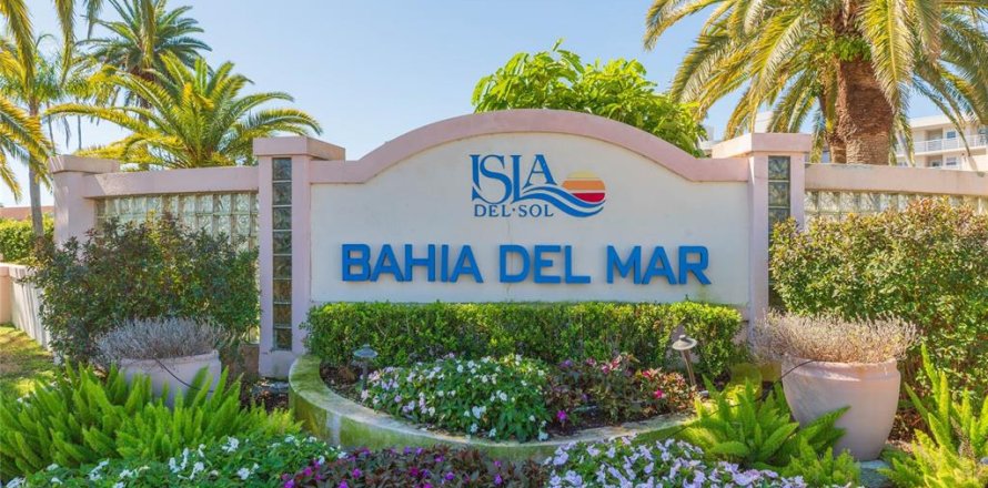 Condominio en Saint Petersburg, Florida, 2 dormitorios  № 2204593