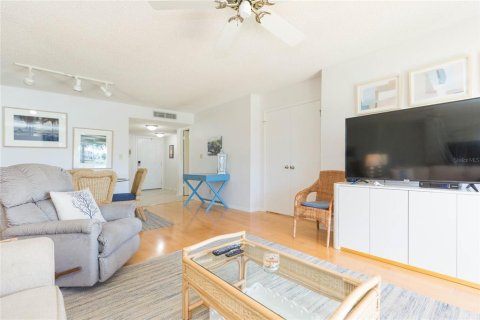 Condominio en alquiler en Saint Petersburg, Florida, 2 dormitorios, 99.87 m2 № 2204593 - foto 5