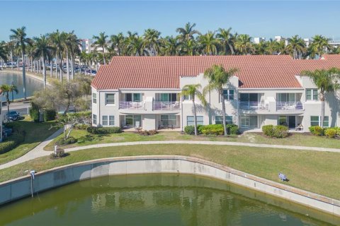 Condominio en alquiler en Saint Petersburg, Florida, 2 dormitorios, 99.87 m2 № 2204593 - foto 26