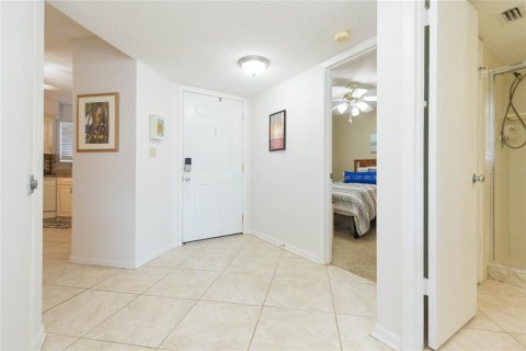 Condominio en alquiler en Saint Petersburg, Florida, 2 dormitorios, 99.87 m2 № 2204593 - foto 9