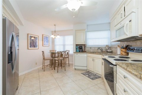 Condominio en alquiler en Saint Petersburg, Florida, 2 dormitorios, 99.87 m2 № 2204593 - foto 10