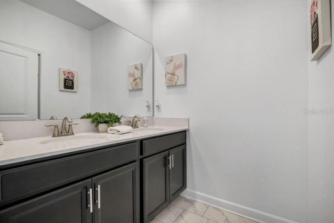Townhouse in Davenport, Florida 5 bedrooms, 201.32 sq.m. № 1518416 - photo 28