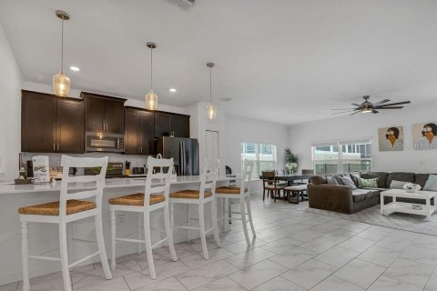 Townhouse in Davenport, Florida 5 bedrooms, 201.32 sq.m. № 1518416 - photo 30