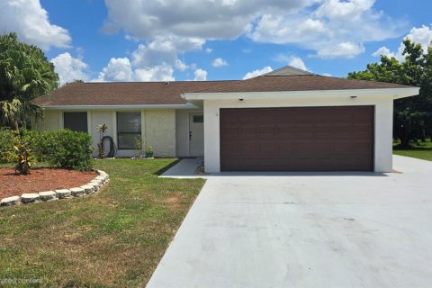 House in Royal Palm Beach, Florida 4 bedrooms, 132.76 sq.m. № 2316325