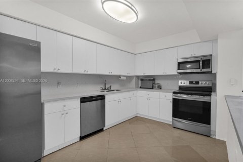 Copropriété à vendre à Miami Beach, Floride: 2 chambres, 122.91 m2 № 2090182 - photo 9