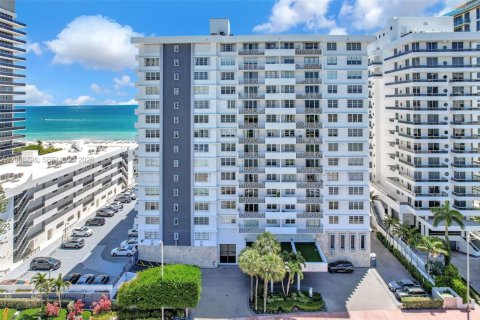Copropriété à vendre à Miami Beach, Floride: 2 chambres, 122.91 m2 № 2090182 - photo 3