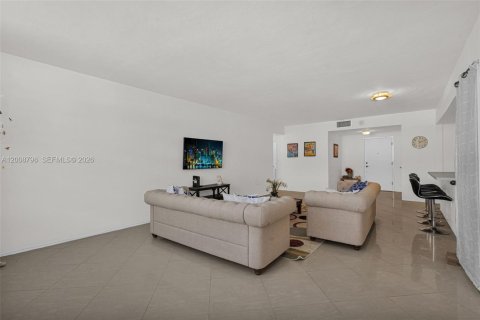 Copropriété à vendre à Miami Beach, Floride: 2 chambres, 122.91 m2 № 2090182 - photo 18