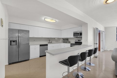 Copropriété à vendre à Miami Beach, Floride: 2 chambres, 122.91 m2 № 2090182 - photo 11