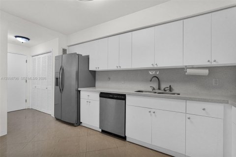 Copropriété à vendre à Miami Beach, Floride: 2 chambres, 122.91 m2 № 2090182 - photo 10