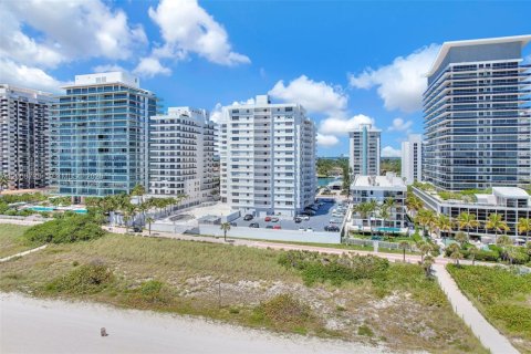 Copropriété à vendre à Miami Beach, Floride: 2 chambres, 122.91 m2 № 2090182 - photo 4