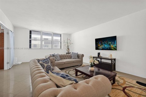 Copropriété à vendre à Miami Beach, Floride: 2 chambres, 122.91 m2 № 2090182 - photo 16