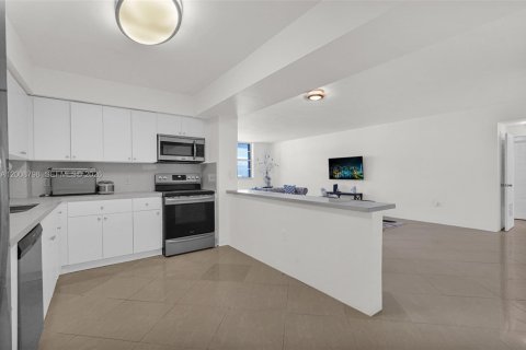 Copropriété à vendre à Miami Beach, Floride: 2 chambres, 122.91 m2 № 2090182 - photo 12