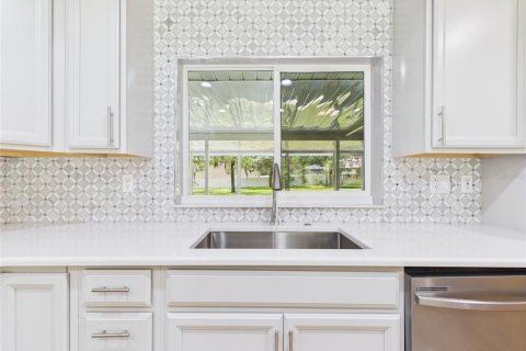 Villa ou maison à vendre à Lecanto, Floride: 4 chambres, 236.16 m2 № 1902568 - photo 4