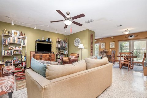 Villa ou maison à vendre à Casselberry, Floride: 3 chambres, 154.03 m2 № 1838528 - photo 5