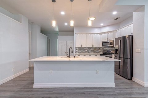 Casa en venta en Kissimmee, Florida, 5 dormitorios, 212.47 m2 № 2209304 - foto 7