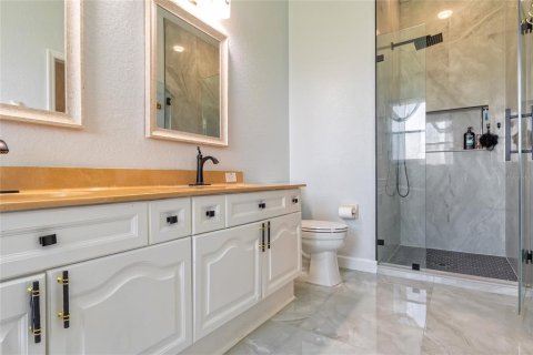 Casa en venta en Kissimmee, Florida, 5 dormitorios, 212.47 m2 № 2209304 - foto 29