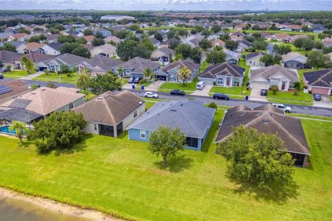 Casa en venta en Kissimmee, Florida, 5 dormitorios, 212.47 m2 № 2209304 - foto 4