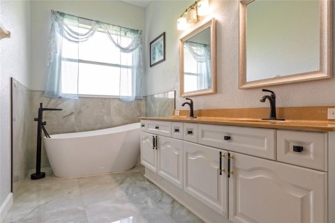 Casa en venta en Kissimmee, Florida, 5 dormitorios, 212.47 m2 № 2209304 - foto 28