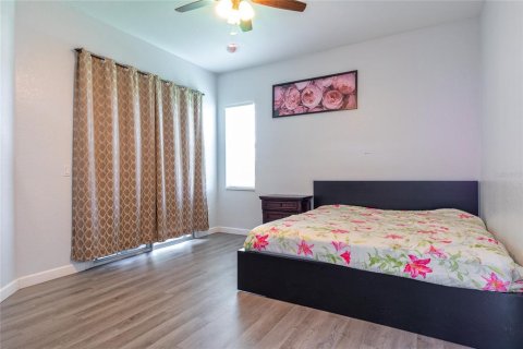 Casa en venta en Kissimmee, Florida, 5 dormitorios, 212.47 m2 № 2209304 - foto 26