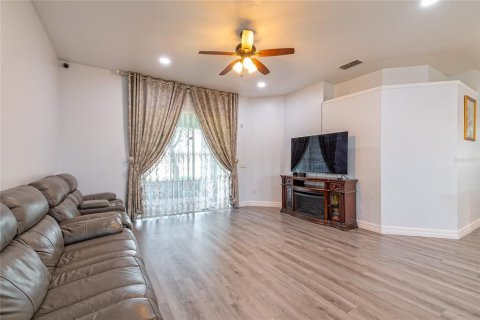 Casa en venta en Kissimmee, Florida, 5 dormitorios, 212.47 m2 № 2209304 - foto 14