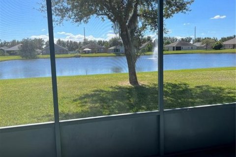 Casa en venta en Kissimmee, Florida, 5 dormitorios, 212.47 m2 № 2209304 - foto 2